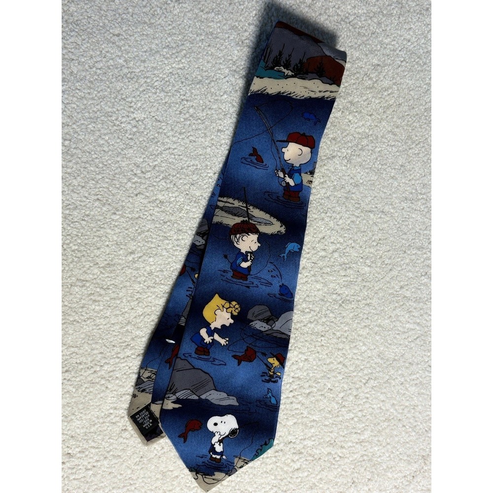 Vintage 90s Snoopy Charlie Brown Peanuts Fishing USA 100% Silk Tie NWT Old Stock